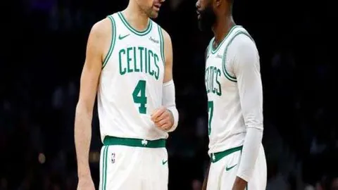 2025年国恒体育广场举行中学生羽毛球精英赛燃情启幕